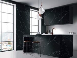 Velkoformátová deska Nero Marquina 160×320 cm, fotografie 2